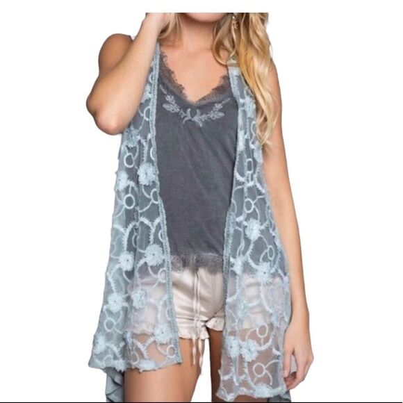 POL Jackets & Blazers - Women's 𝅺POL mint green floral lace boho open front vest size small